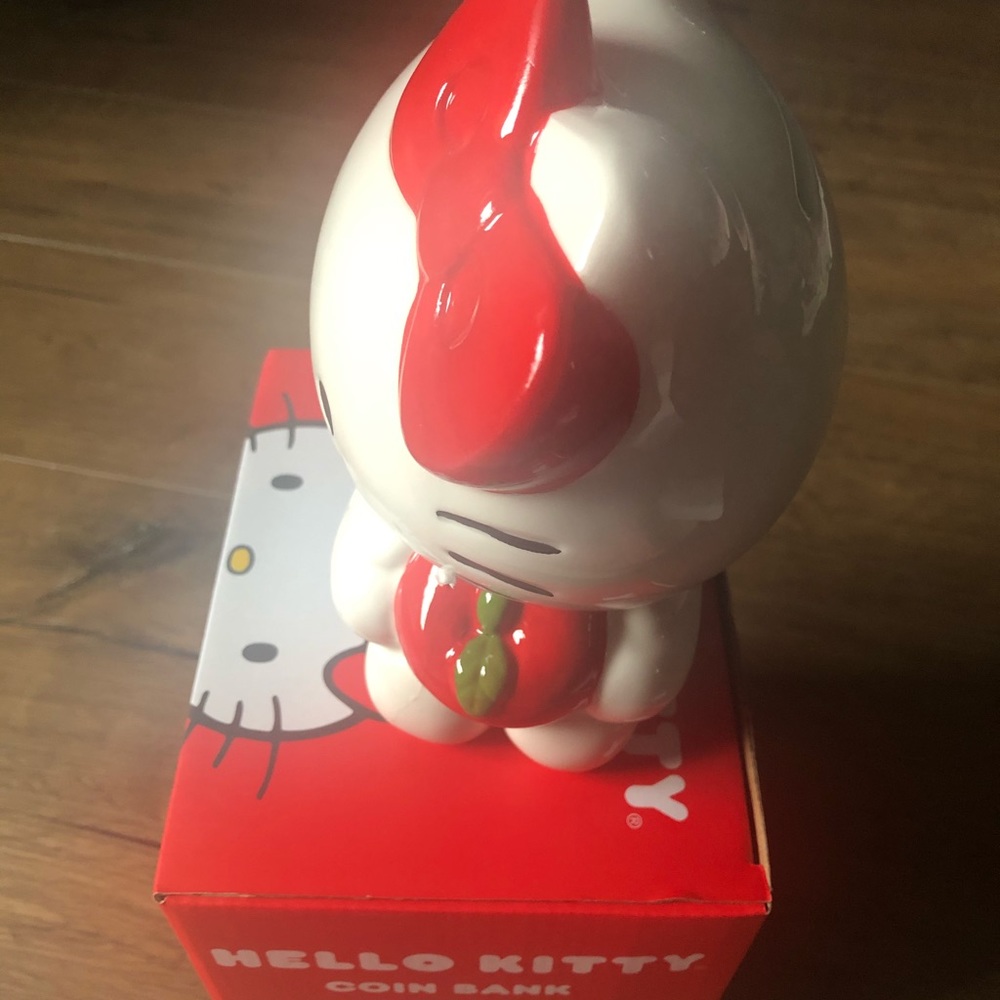 One Left! RARE HELLO KITTY-NWT large Ceramic Bank - Picture 9 of 10
